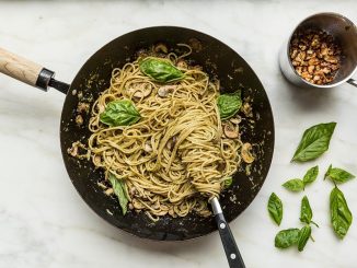 Pesto Soslu ve Mantarlı Spaghetti