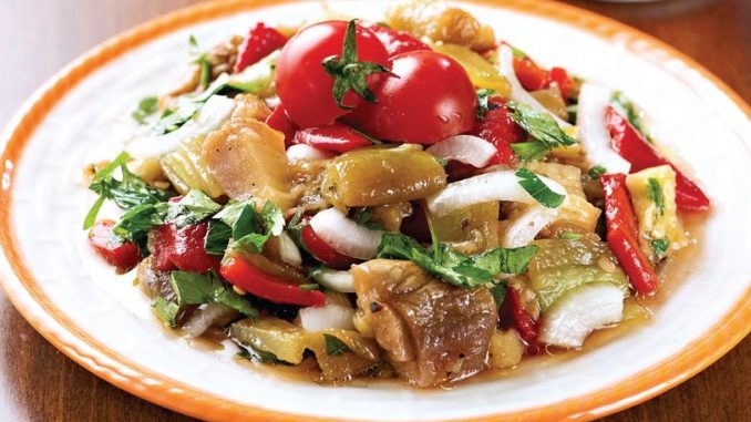 Lezzetli Patlıcan Salatası