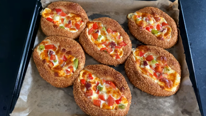 Kahvaltılık Pratik Simit Pizza